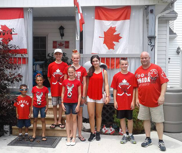 ¿Cómo son las familias anfitrionas participantes en el programa de Año escolar en Canadá?