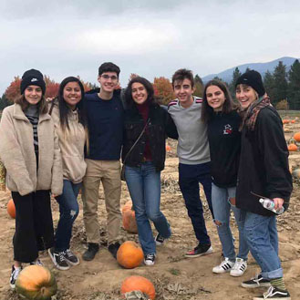 Paula preparando los preparativos de Halloween. Testimonio de nuestra estudiante
